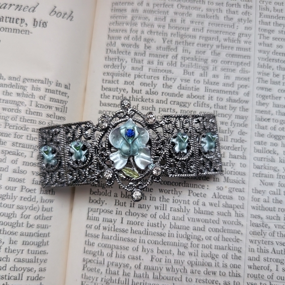 Vintage Floral Blue And Silver Hair Clip - Picture 1 of 10